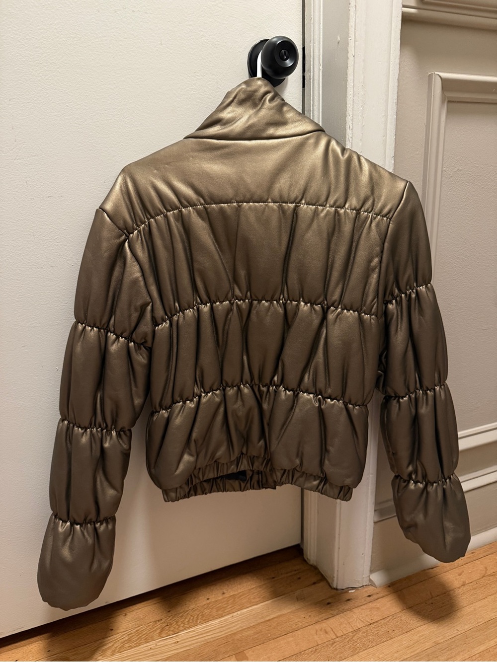 BB Dakota by Steve Madden Bronze Metallic Cropped Puffer - Picture 3 of 3